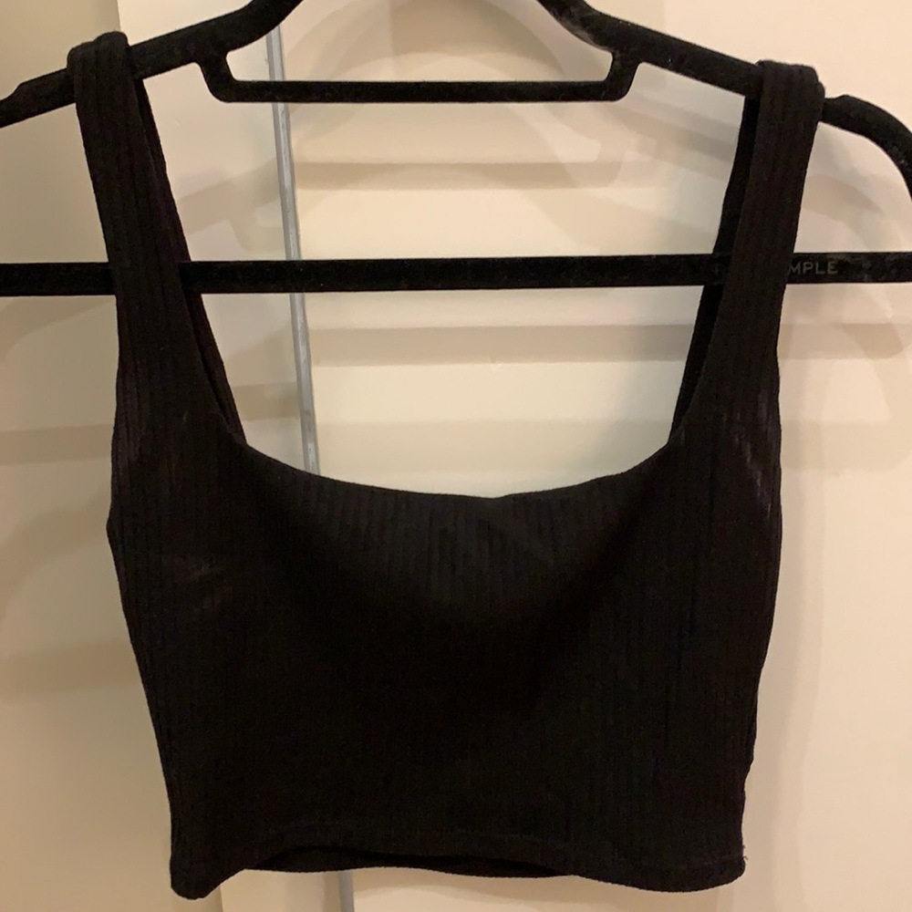 Black cropped tank top